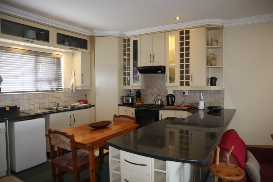 To Let 3 Bedroom Property for Rent in Wavecrest Eastern Cape